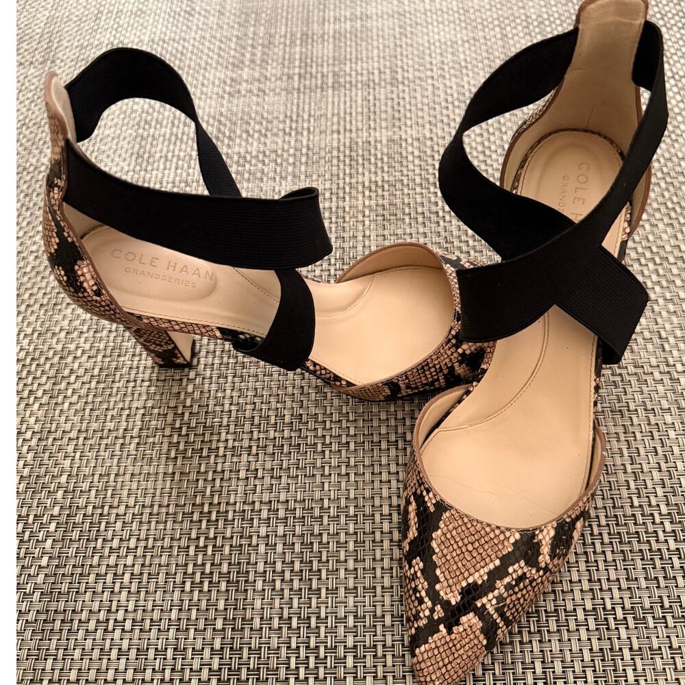 COLE HAAN Cole Maikki Elastic Criss Cross Snake Skin Pumps Heels 7.5 Beige Brown